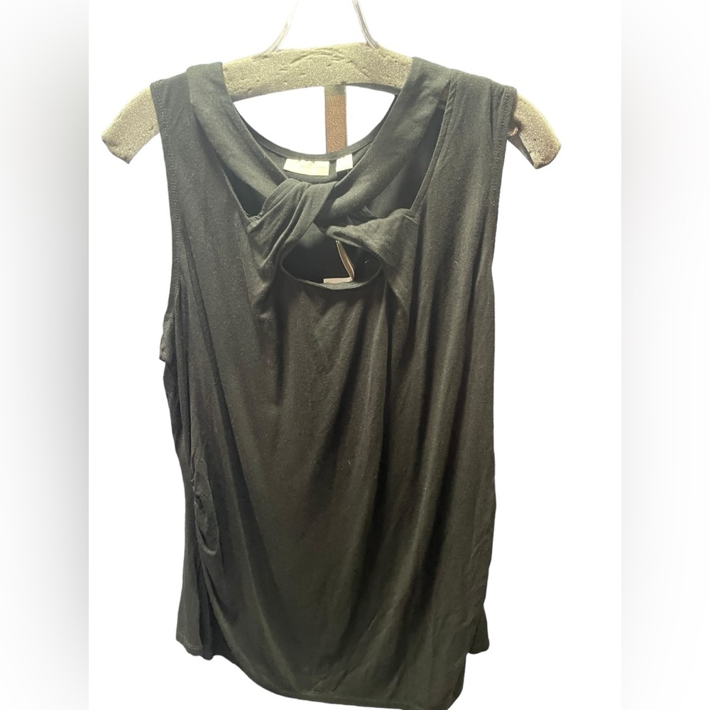 New York‎ & Company Black Solid Sleeveless Shirt with Knot at Neckline